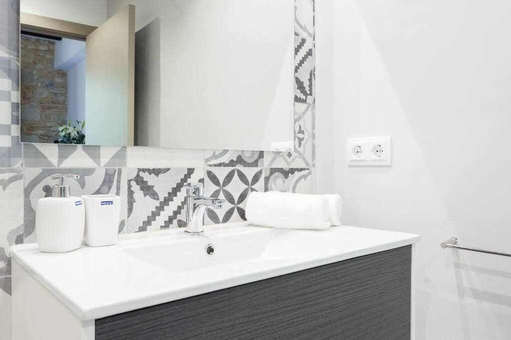 Sleep & Stay Home With Balcony Bonaventura 3 Жирона Экстерьер фото